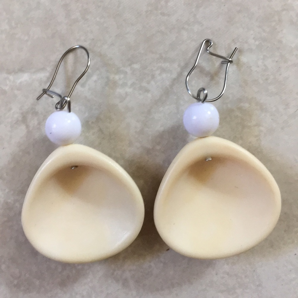 SHELL EARRINGS - Picture 4 of 8